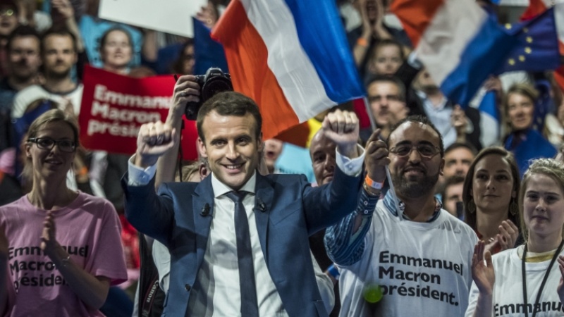 Эммануэль Макрон победил в первом туре выборов президента Франции, набрав более 23% голосов