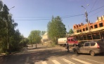 В результате падения крана в Архангельске перекрыто движение по проспекту Обводный канал