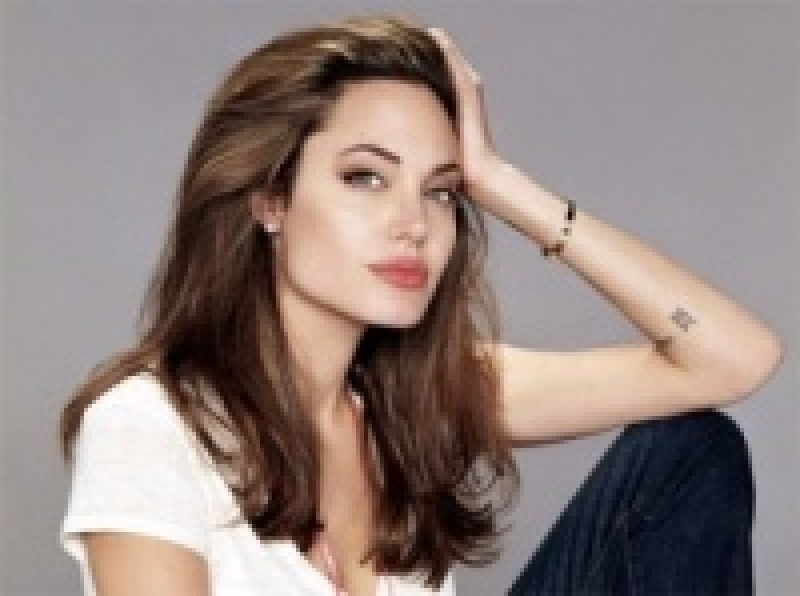 Анджелина Джоли занялась чисткой своего организма